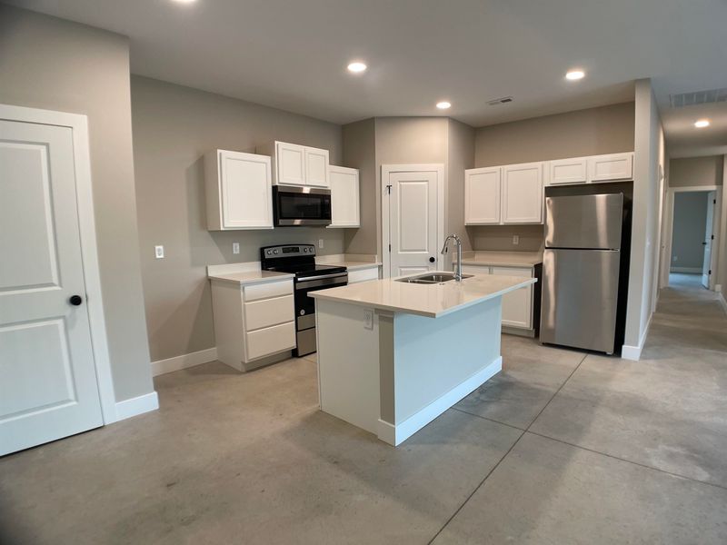 104 - 106 E Santa Fe Cir, Mulvane, KS 67110