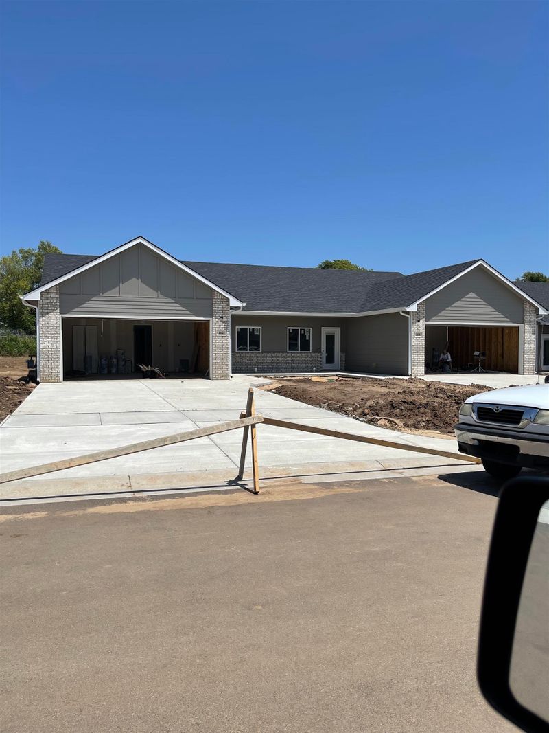 112 - 114 E Santa Fe Cir, Mulvane, KS 67110