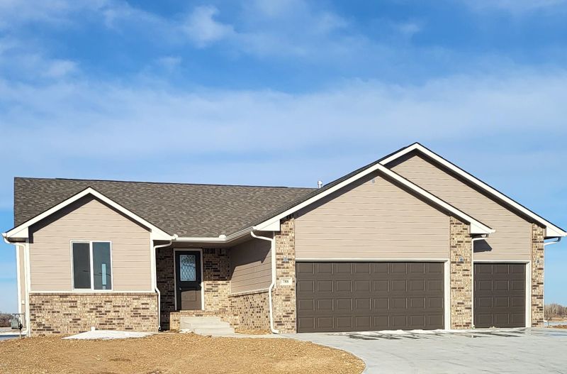 788 E Sunset Cir, Goddard, KS 67052