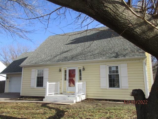 316 N Lakeside Dr, Andover, KS 67002