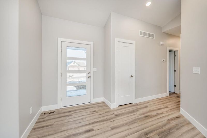 8419 W Coral St, Maize, KS 67101-8710