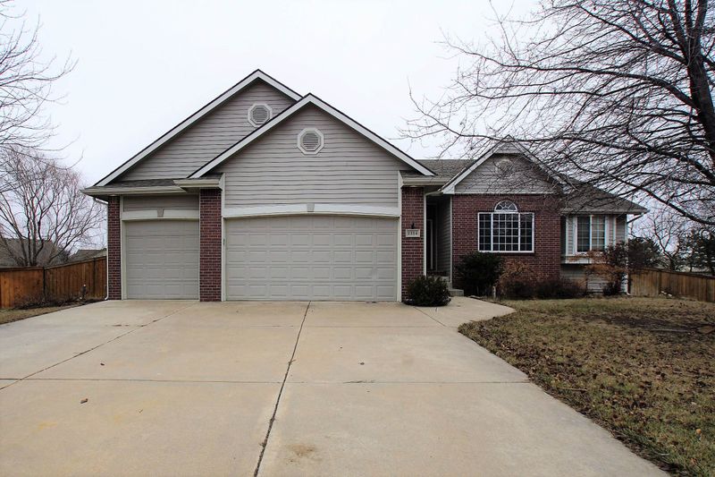 1314 N Valley Ct, Andover, KS 67002