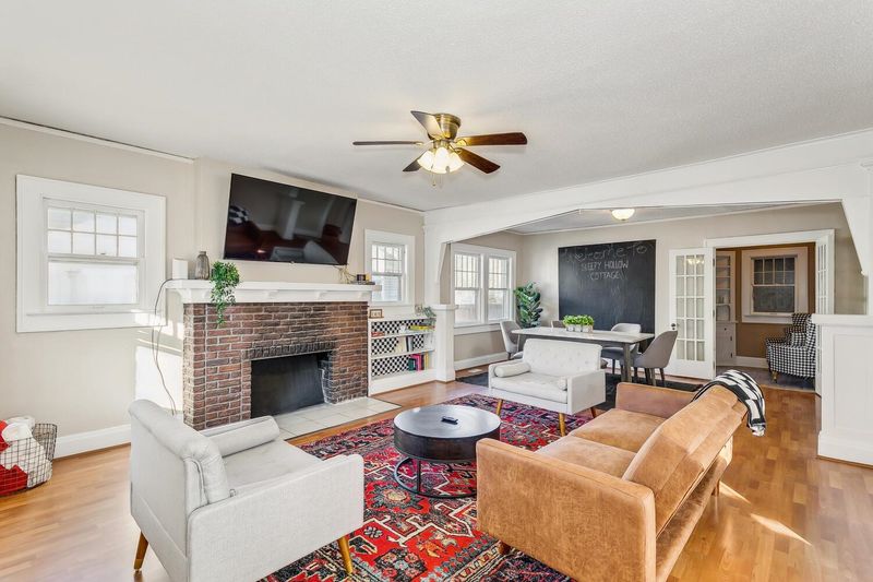 3724 E Edgemont Pl, Wichita, KS 67208