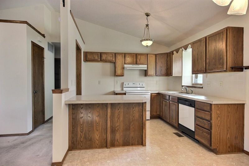 1810 E Autumn Pl, Goddard, KS 67052