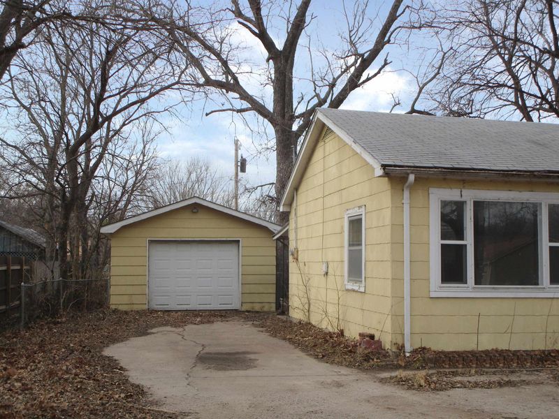 515 N Kansas, Oxford, KS 67119