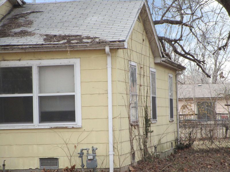 515 N Kansas, Oxford, KS 67119