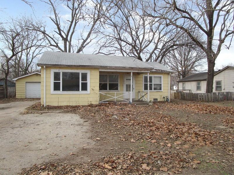 515 N Kansas, Oxford, KS 67119