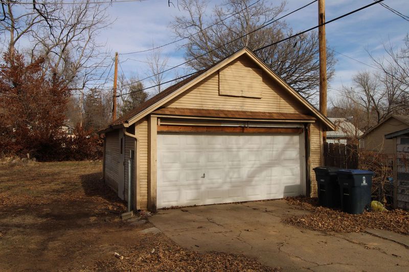 516 W Carr, El Dorado, KS 67042