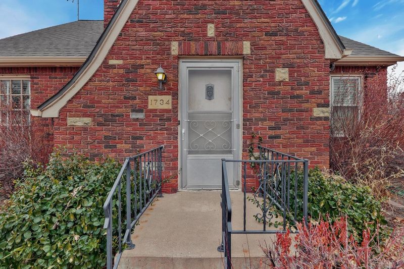 1734 E Lewis Cir, Wichita, KS 67211
