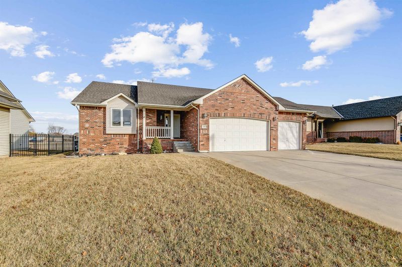 604 Stone Gate Cir, Augusta, KS 67010
