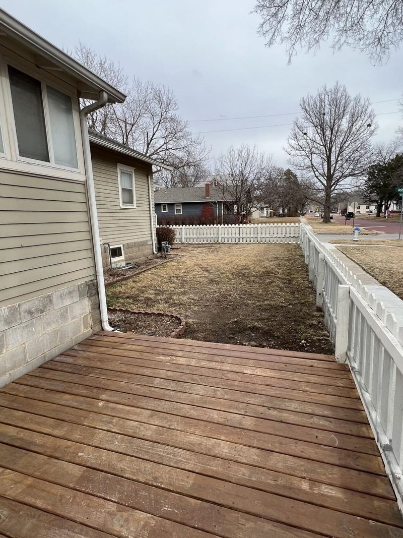 801 N Ash St, Newton, KS 67114