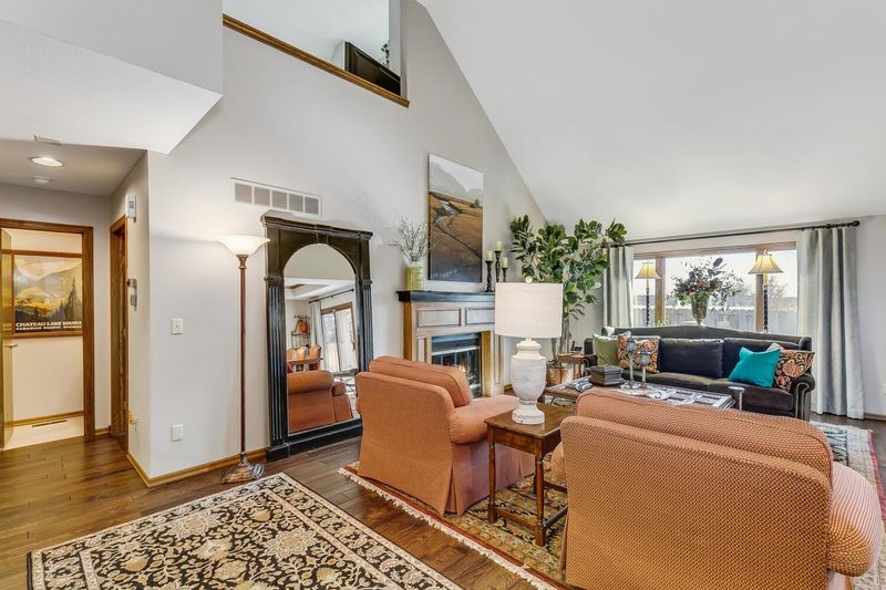 9421 E Bent Tree Cir, Wichita, KS 67226