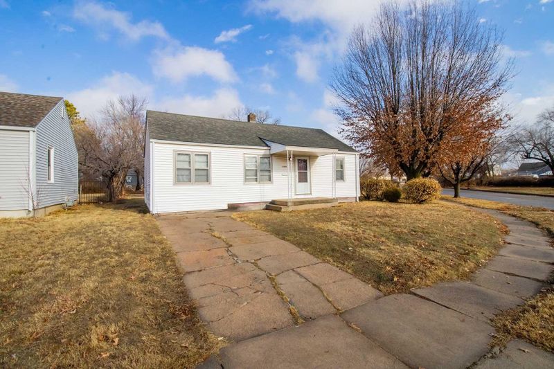 5430 E Pine St, Wichita, KS 67208