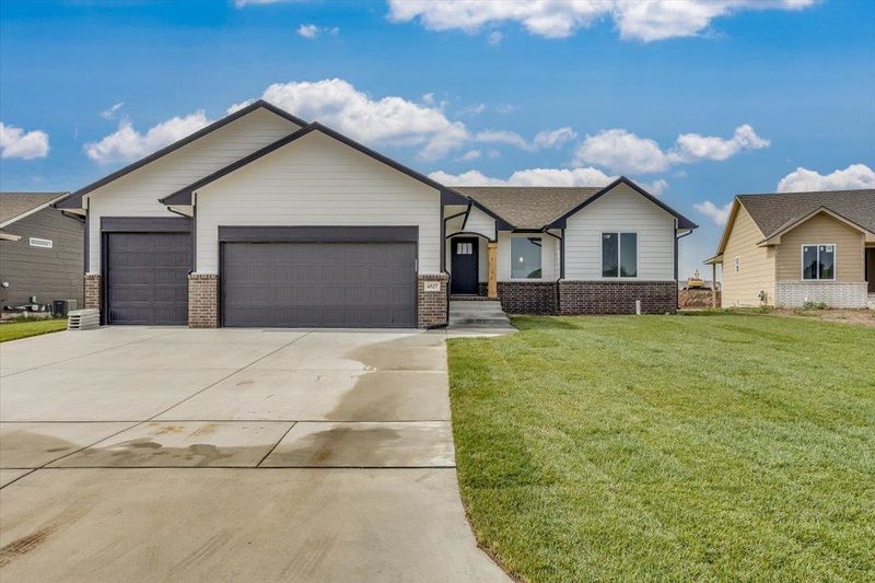4527 N Atherton Ct, Maize, KS 67101