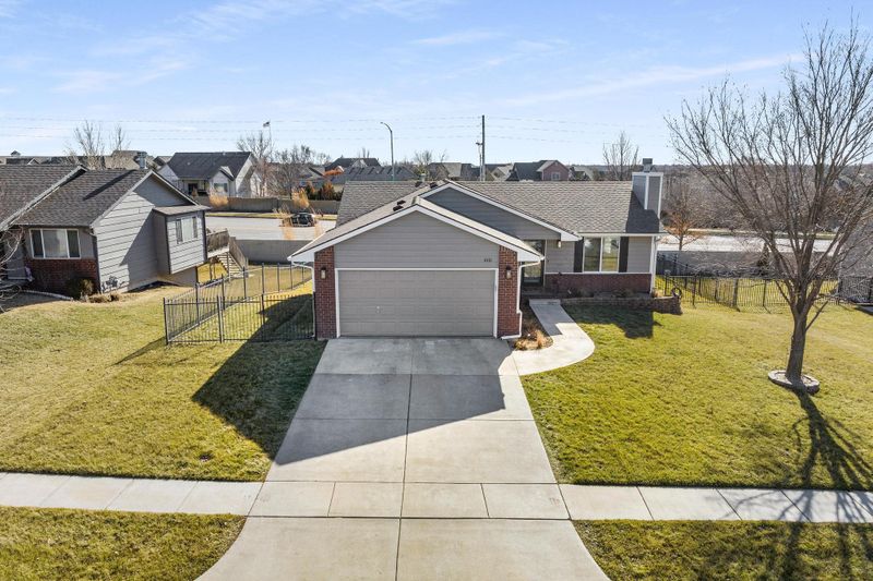 1001 E Stone Path St, Derby, KS 67037