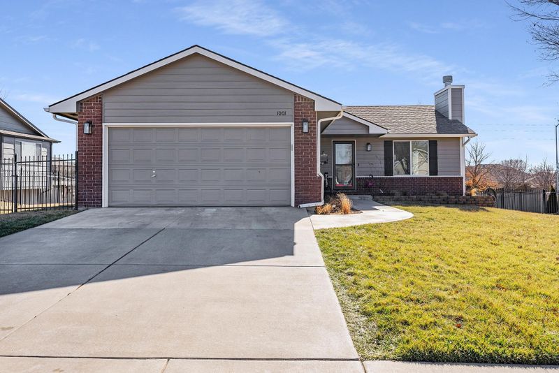 1001 E Stone Path St, Derby, KS 67037
