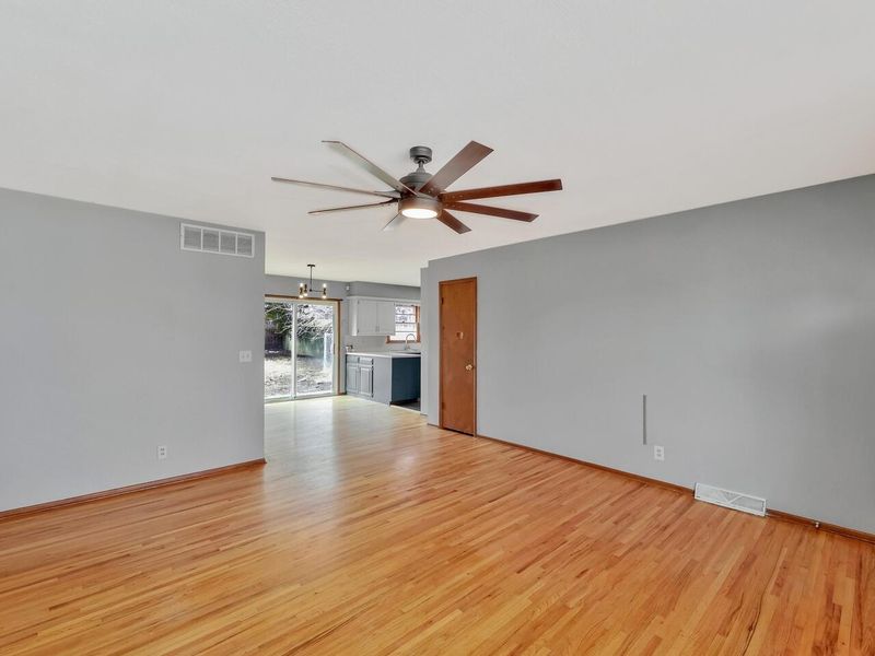 1431 N Community Dr, Derby, KS 67037