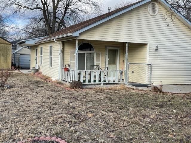 500 E 11th, Newton, KS 67114