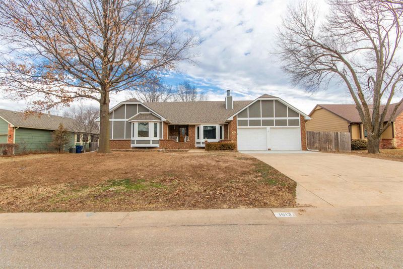 1512 E Pheasant Run St, Derby, KS 67037