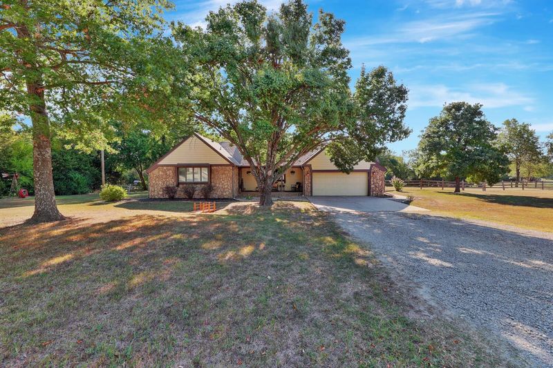7724 SW Cedar Ln, Augusta, KS 67010