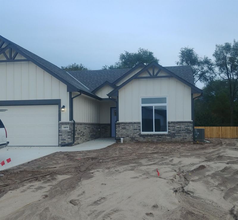 10858 W Cedar Ln, Maize, KS 67101