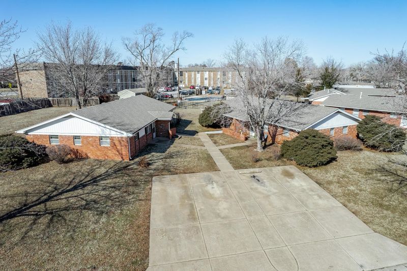 439 S Mary Etta St, Derby, KS 67037