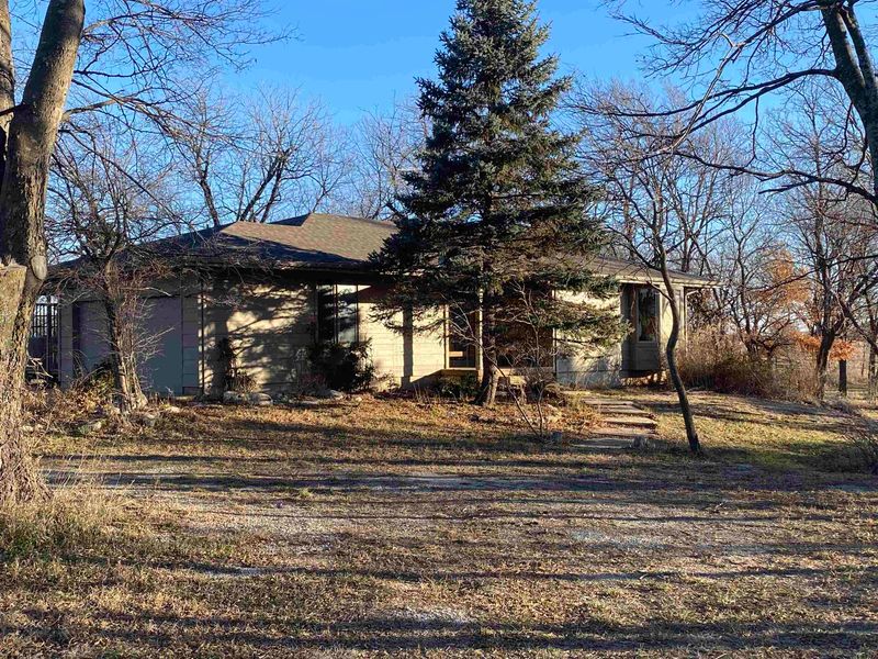 15172 72nd Rd, Winfield, KS 67156