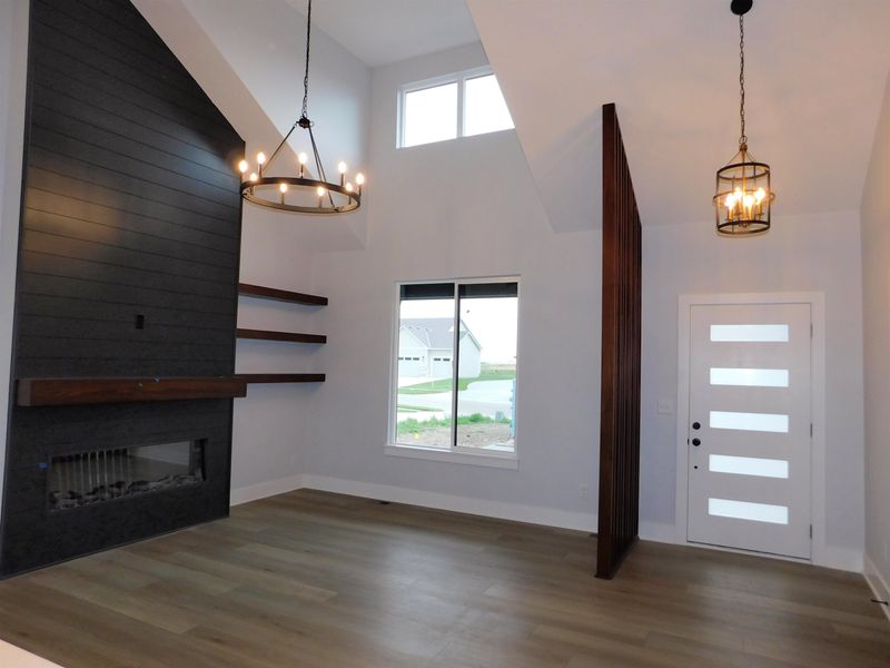 1427 N Emerald Valley, Mulvane, KS 67110