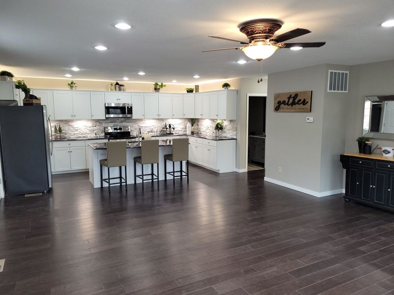 601 S Mccandless, Andover, KS 67002