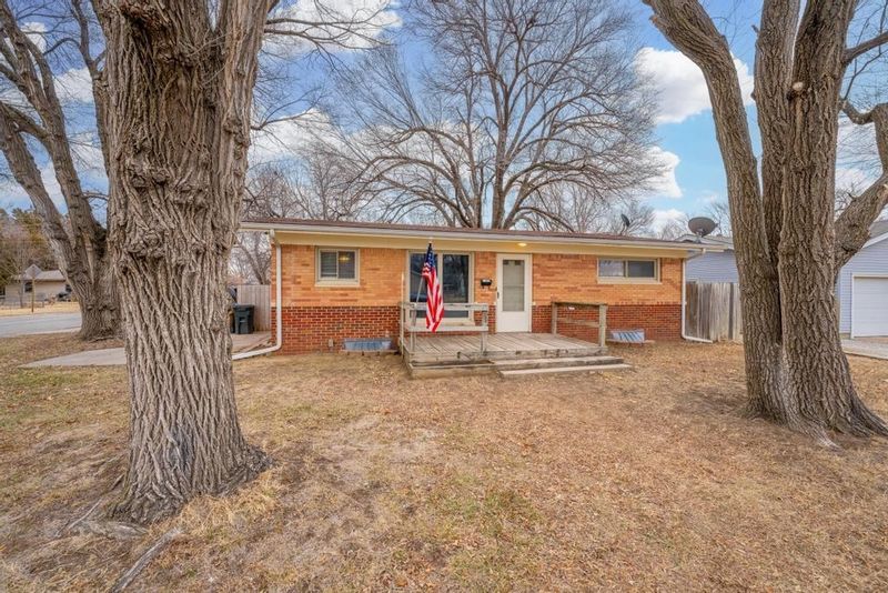 446 N Colby Ave, Valley Center, KS 67147