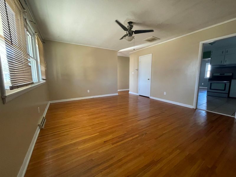 1902 N B St, Wellington, KS 67152