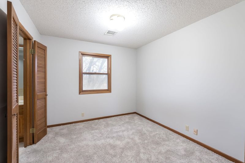 7333 E Oxford Ct, Wichita, KS 67226