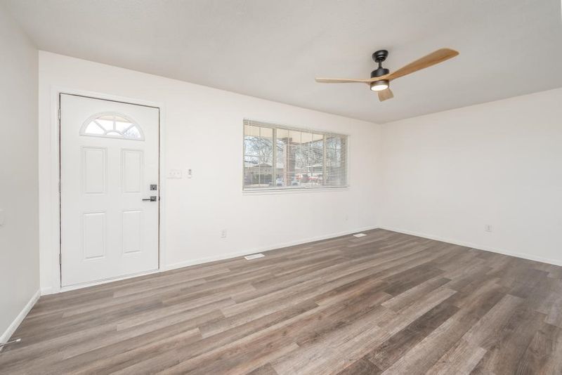 512 E Blair St, Mulvane, KS 67110