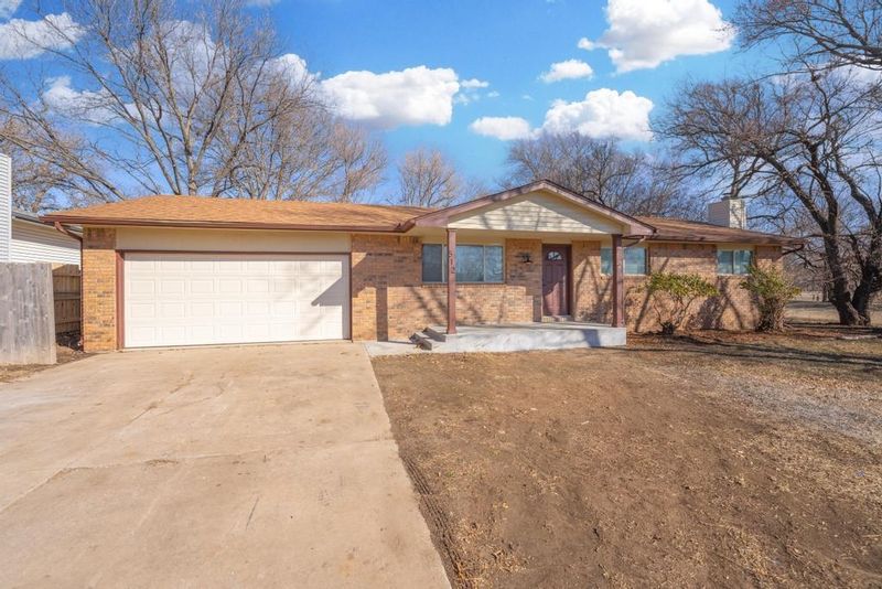 512 E Blair St, Mulvane, KS 67110