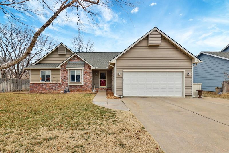 522 Conestoga Rd, Maize, KS 67101