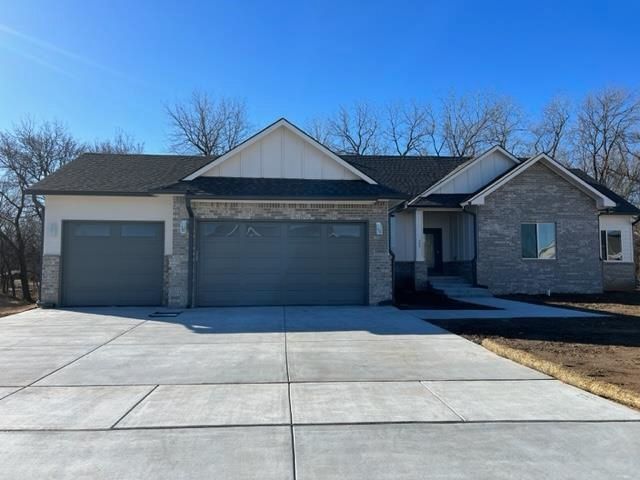 305 E River Birch St, Haysville, KS 67060