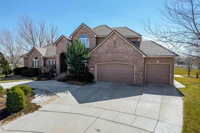 8634 W Meadow Pass Ct, Wichita, KS 67205