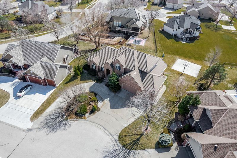 8634 W Meadow Pass Ct, Wichita, KS 67205