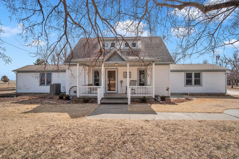 239 110th, Newton, KS 67114