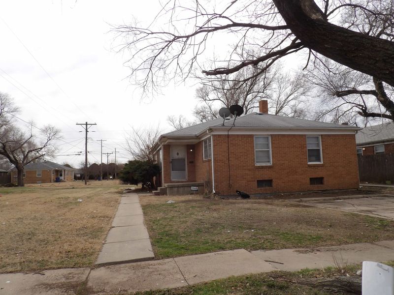0 E Harry, Wichita, KS 67218