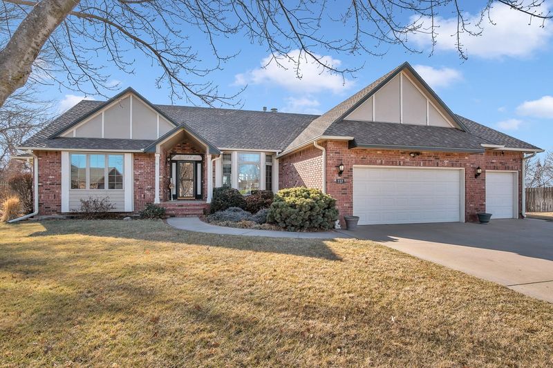 737 Normandy Ct, Newton, KS 67114