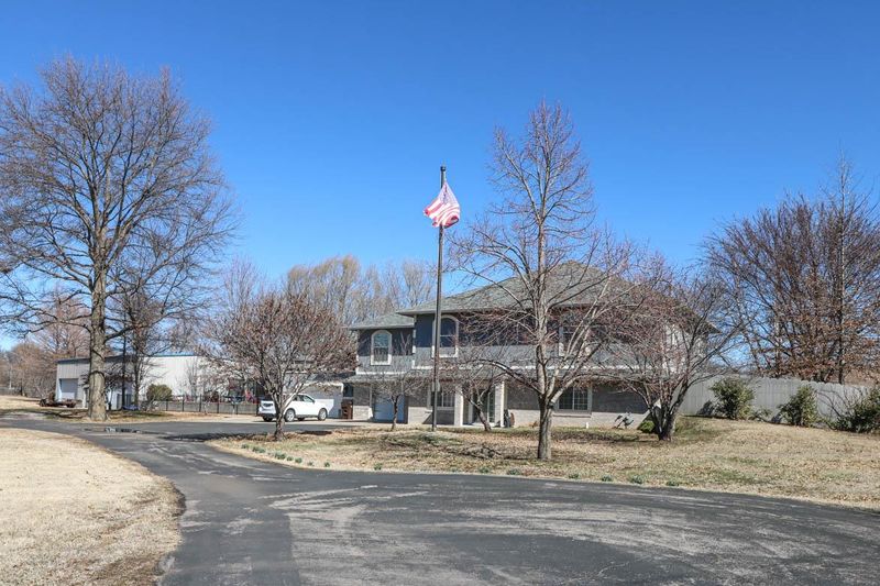 500 N Riverdale, Mulvane, KS 67110