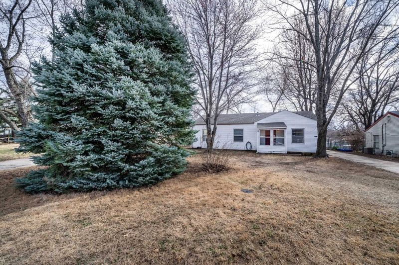 1315 E Evanston St, Park City, KS 67219