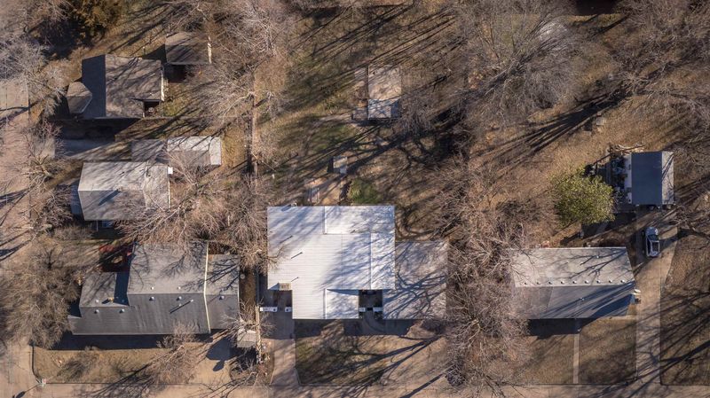 1819 E 8th Ave, Winfield, KS 67156