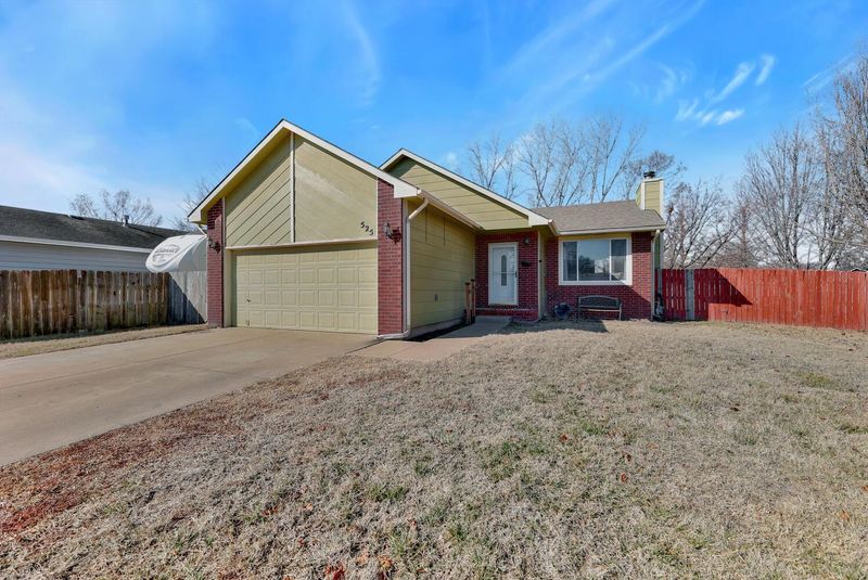 525 Olive Ct, Mulvane, KS 67110
