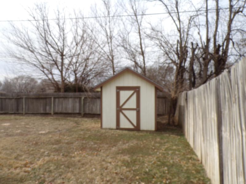 1209 N 1st Ave, Mulvane, KS 67110