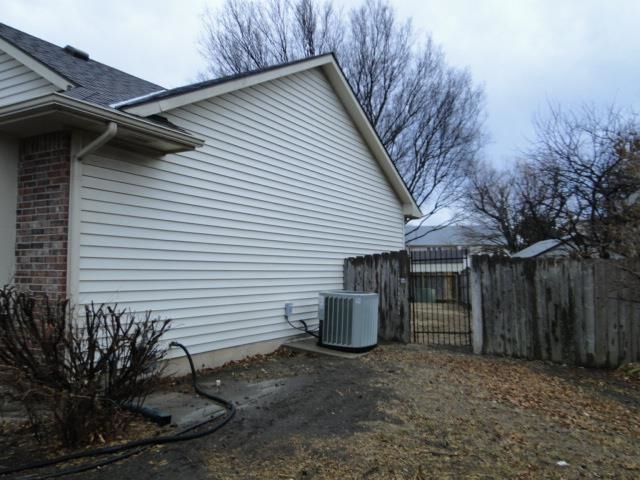 9411 E Parkmont, Wichita, KS 67207