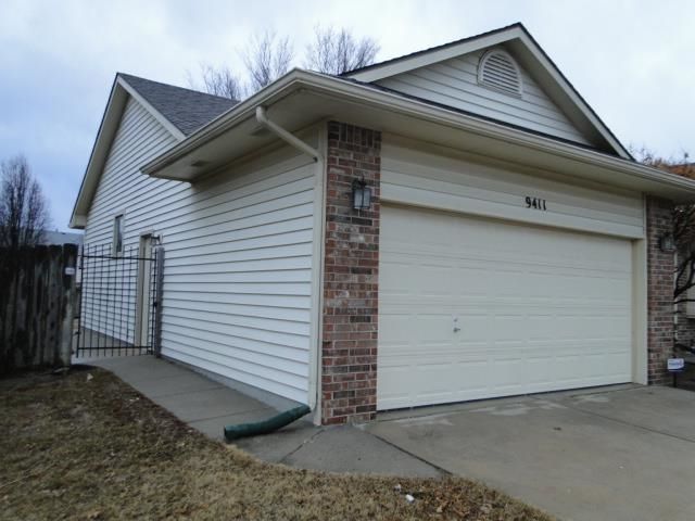 9411 E Parkmont, Wichita, KS 67207