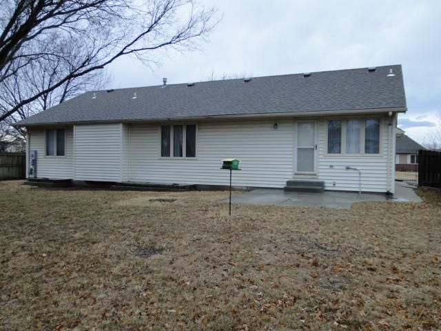 9411 E Parkmont, Wichita, KS 67207