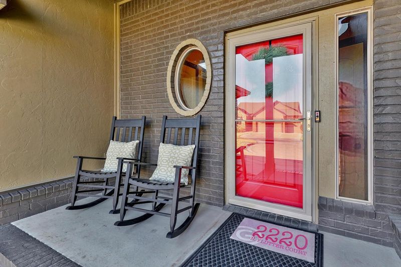 2220 N Flutter Ct, Wichita, KS 67228